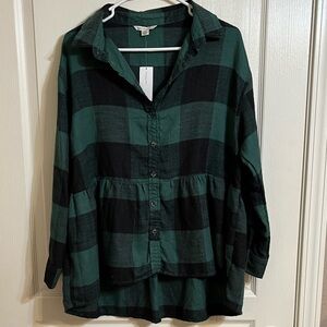 American Eagle Outfitters Green and Black Checkered Shirt